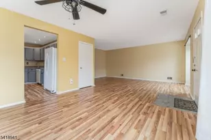 382 Hadleigh Ln, North Brunswick Township, NJ 08902 - Photo 9