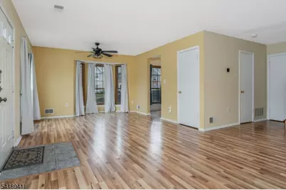 382 Hadleigh Ln, North Brunswick Township, NJ 08902 - Photo 7