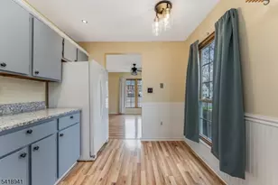 382 Hadleigh Ln, North Brunswick Township, NJ 08902 - Photo 13