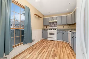 382 Hadleigh Ln, North Brunswick Township, NJ 08902 - Photo 11