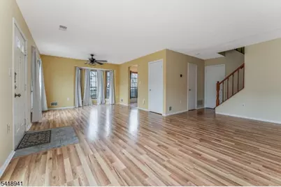 382 Hadleigh Ln, North Brunswick Township, NJ 08902 - Photo 5