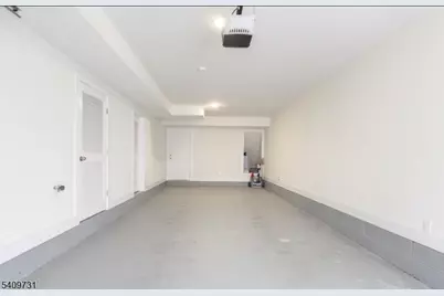 319 Renner Ave, Newark, NJ 07112 - Photo 3