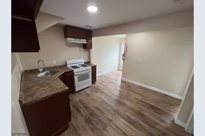 562 Summer St, Paterson, NJ 07501 - Photo 7