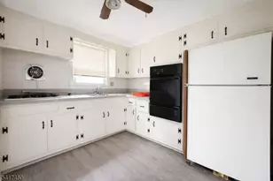 2828 N Stiles St, Linden, NJ 07036 - Photo 9