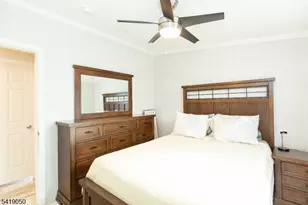 4 Oakdale Village Dr, South Brunswick Township, NJ 08902 - Photo 9