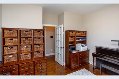 4 Ashton Ct, Raritan Township, NJ 08822 - Photo 17