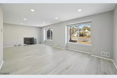 11 Freedom Ct #11, Montville Township, NJ 07045 - Photo 3