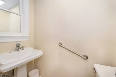 68 Newman Ave, Verona Twp., NJ 07044 - Photo 17