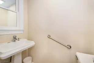 68 Newman Ave, Verona Twp., NJ 07044 - Photo 17