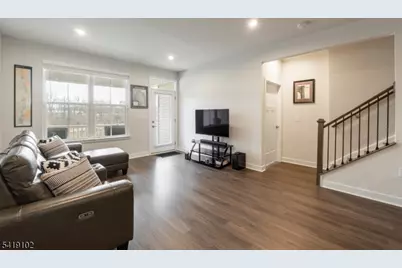 18 Sparrowhawk St, Washington Township, NJ 07882 - Photo 7