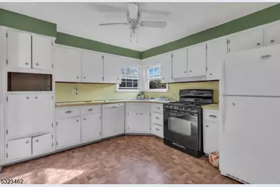 2801 Dewitt Ter, Linden, NJ 07036 - Photo 3