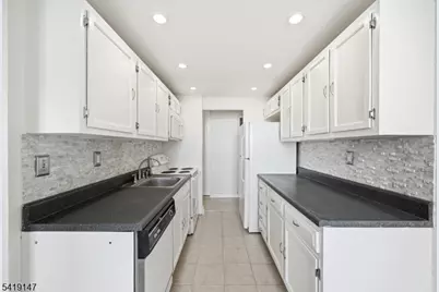 300 Winston Dr-C0807, Cliffside Park, NJ 07010 - Photo 5