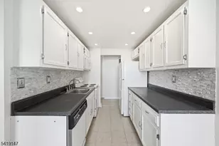 300 Winston Dr-C0807, Cliffside Park, NJ 07010 - Photo 5