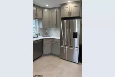 25 Mountain Ave, North Plainfield, NJ 07060 - Photo 3