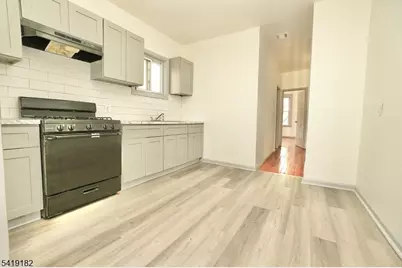 76 Aldine St, Newark, NJ 07112 - Photo 5