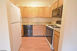 37 Park Edge, Berkeley Heights Township, NJ 07922 - Photo 9