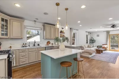 10 Tulip Ct, Kenilworth, NJ 07033 - Photo 7