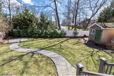 10 Tulip Ct, Kenilworth, NJ 07033 - Photo 33