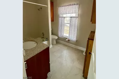 611 Oxford St, Belvidere, NJ 07823 - Photo 7