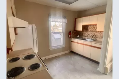 611 Oxford St, Belvidere, NJ 07823 - Photo 3