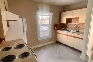 611 Oxford St, Belvidere, NJ 07823 - Photo 3