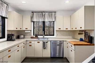 123 W Valley Brook Rd, Washington Township, NJ 07830 - Photo 13