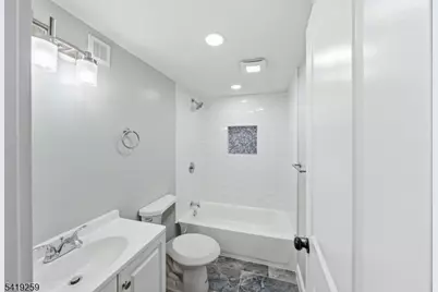 1044 Woodland Ave, Union Township, NJ 07083 - Photo 33