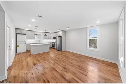 1044 Woodland Ave, Union Township, NJ 07083 - Photo 13