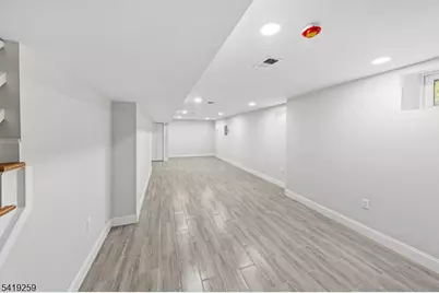 1044 Woodland Ave, Union Township, NJ 07083 - Photo 29