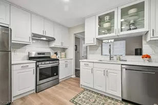 18F Manchester Ct, Chatham Township, NJ 07928 - Photo 3