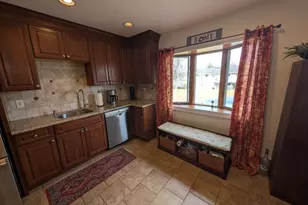 150 Victoria Dr, Clark Township, NJ 07066 - Photo 3