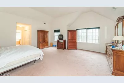 1240 S Beverwyck Rd, Parsippany, NJ 07054 - Photo 15