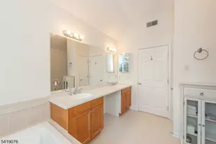 1240 S Beverwyck Rd, Parsippany, NJ 07054 - Photo 17