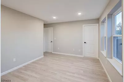 54 Holland St, Newark, NJ 07103 - Photo 17