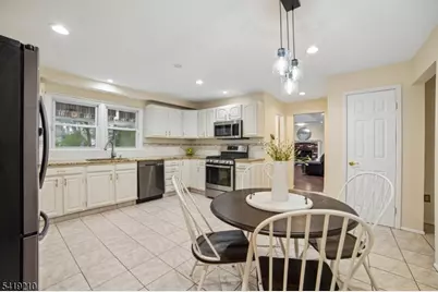 3 Carol Ct, Cranford Township, NJ 07016 - Photo 5