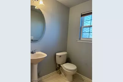 39 Rozalyn Ln, Old Bridge Township, NJ 08879 - Photo 5