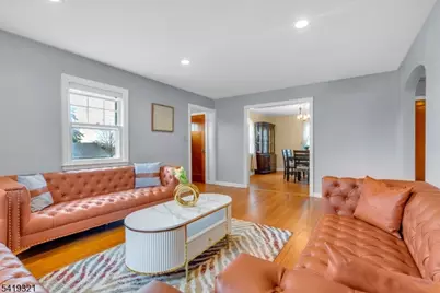 154 Watchung Dr, Hawthorne, NJ 07506 - Photo 5