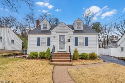 154 Watchung Dr, Hawthorne, NJ 07506 - Photo 1