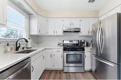 779 Riverside Ave, Lyndhurst Township, NJ 07071 - Photo 19