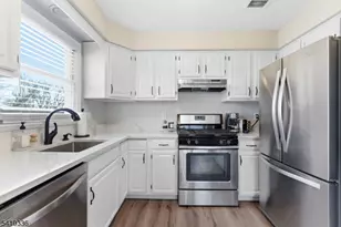 779 Riverside Ave, Lyndhurst Township, NJ 07071 - Photo 19