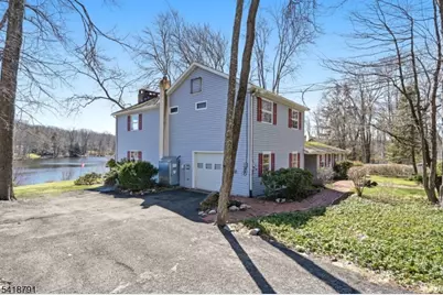 27 Plaza Dr, Hampton Township, NJ 07860 - Photo 5