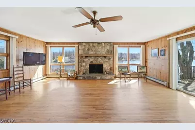 27 Plaza Dr, Hampton Township, NJ 07860 - Photo 3