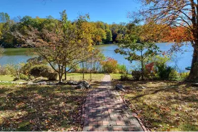 27 Plaza Dr, Hampton Township, NJ 07860 - Photo 23