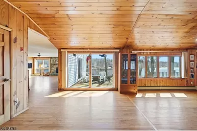 27 Plaza Dr, Hampton Township, NJ 07860 - Photo 7