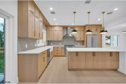 42 Charles St, Livingston, NJ 07039 - Photo 5