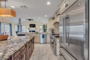 49 Laguna Dr, Wayne, NJ 07470 - Photo 7