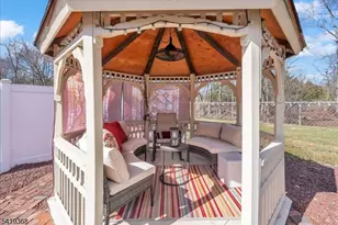 49 Laguna Dr, Wayne, NJ 07470 - Photo 27