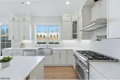 30 Grand Ter, Livingston, NJ 07039 - Photo 13