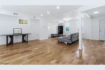 64 Willoughby St, Newark, NJ 07112 - Photo 3