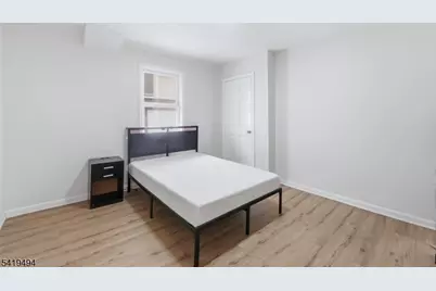 64 Willoughby St, Newark, NJ 07112 - Photo 15